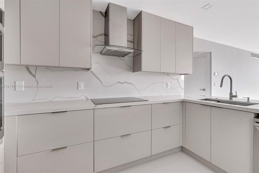 For Sale: $415,000 (2 beds, 2 baths, 1313 Square Feet)