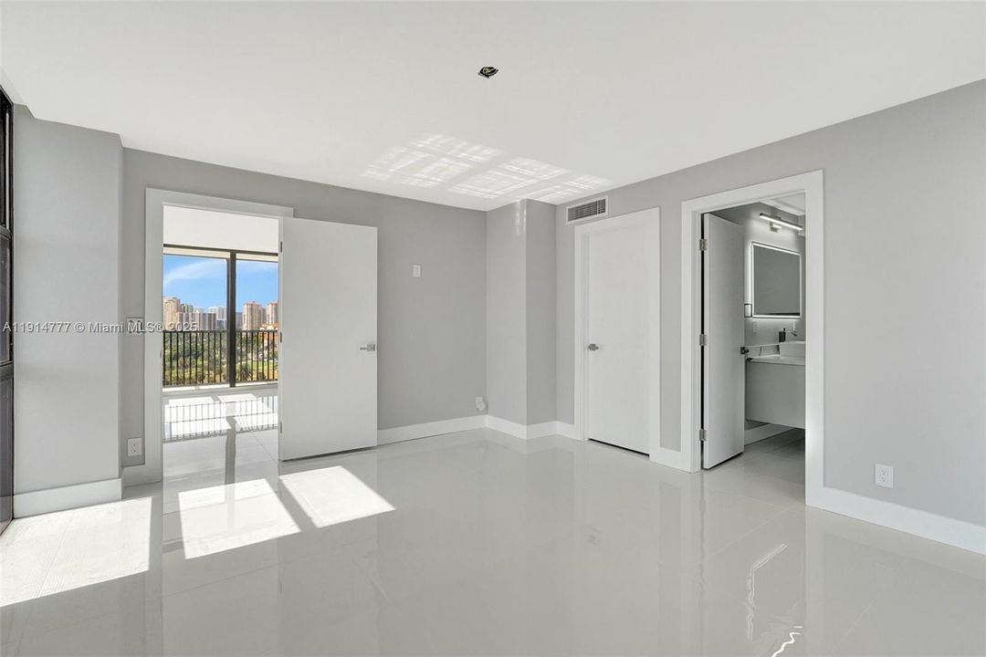 For Sale: $415,000 (2 beds, 2 baths, 1313 Square Feet)