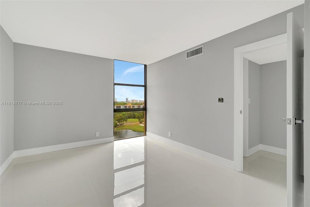 For Sale: $415,000 (2 beds, 2 baths, 1313 Square Feet)