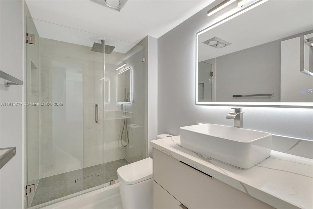 For Sale: $415,000 (2 beds, 2 baths, 1313 Square Feet)