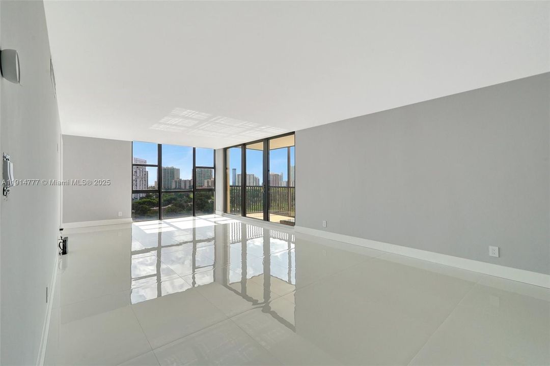 For Sale: $415,000 (2 beds, 2 baths, 1313 Square Feet)