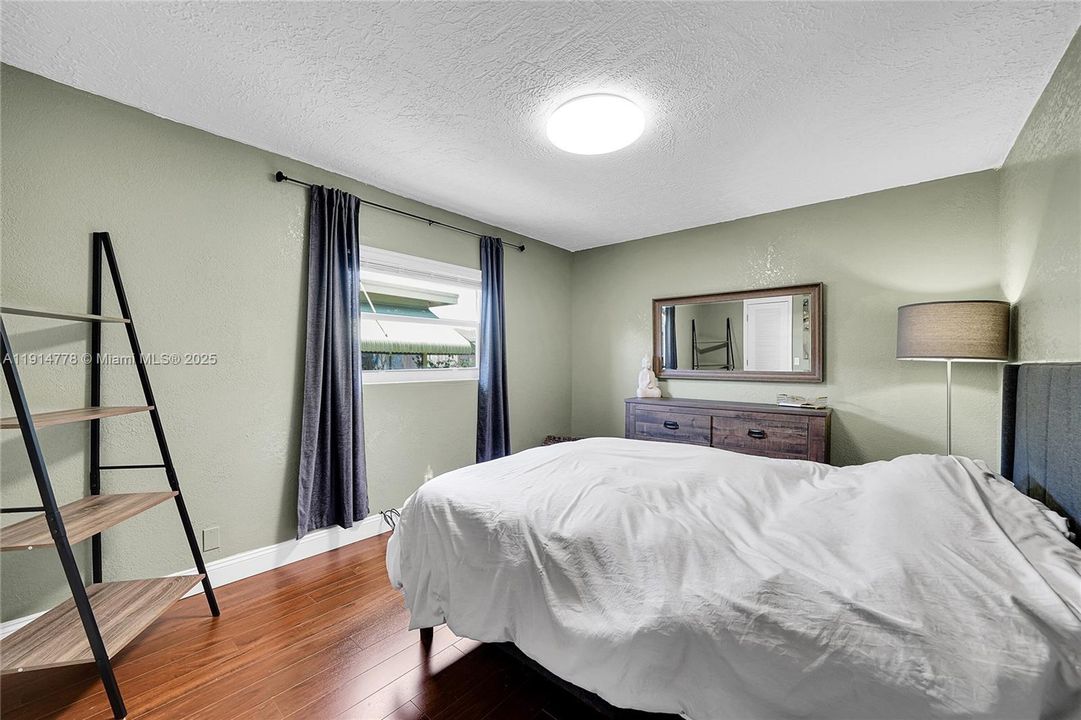 For Sale: $439,900 (3 beds, 2 baths, 1222 Square Feet)