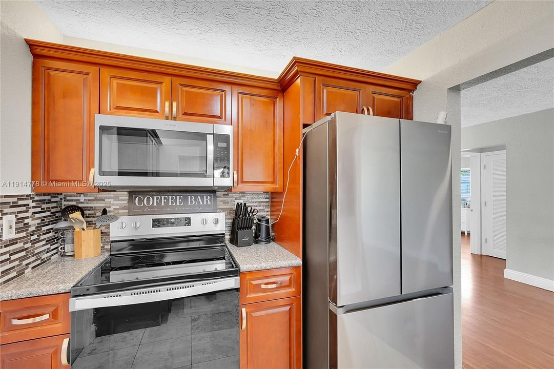 For Sale: $439,900 (3 beds, 2 baths, 1222 Square Feet)