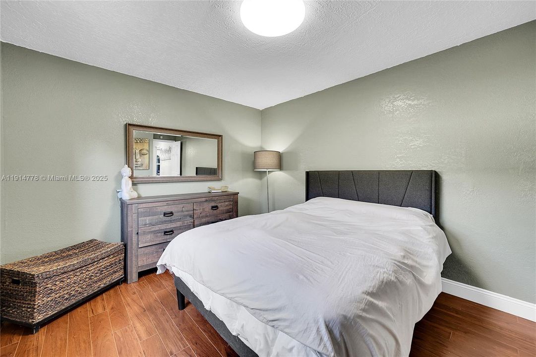 For Sale: $439,900 (3 beds, 2 baths, 1222 Square Feet)