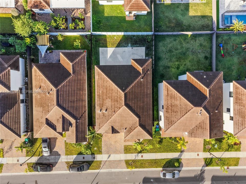 出租: $4,500 (5 贝兹, 3 浴室, 3252 平方英尺)