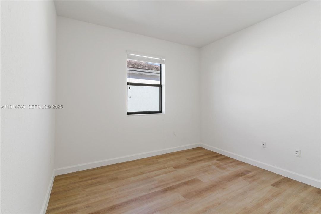 出租: $4,500 (5 贝兹, 3 浴室, 3252 平方英尺)