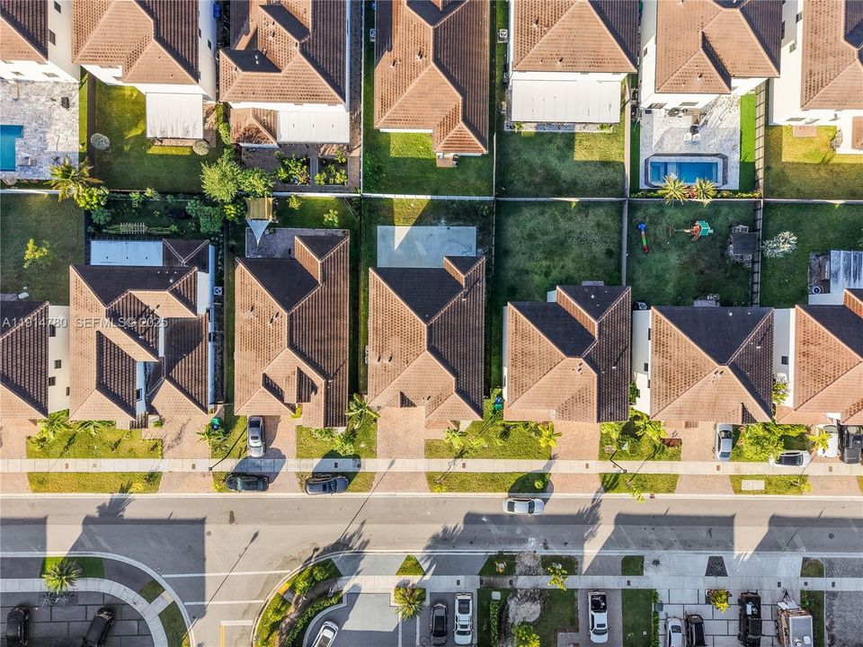 出租: $4,500 (5 贝兹, 3 浴室, 3252 平方英尺)