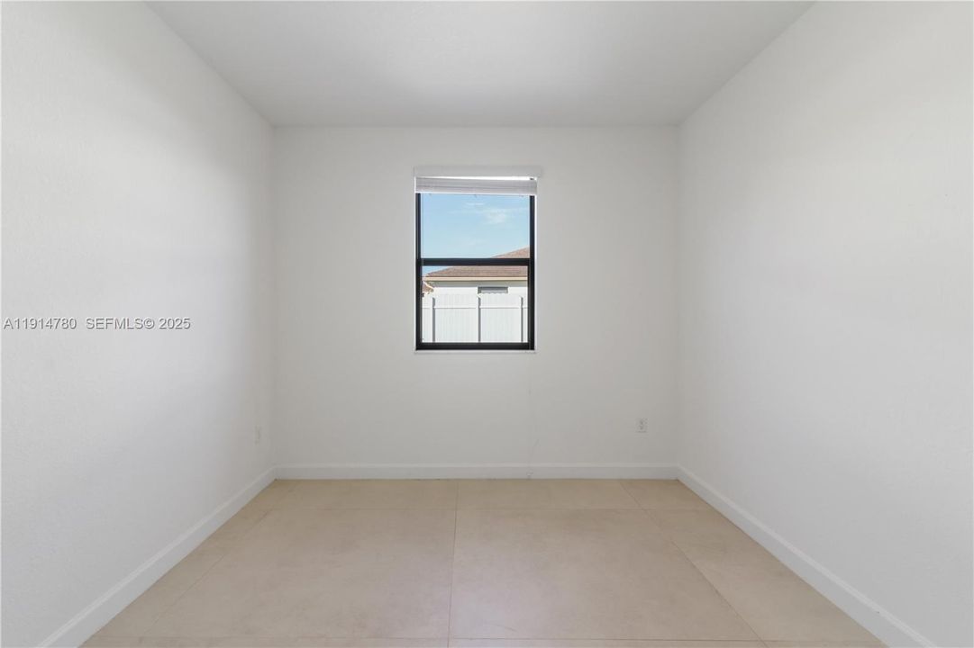 出租: $4,500 (5 贝兹, 3 浴室, 3252 平方英尺)