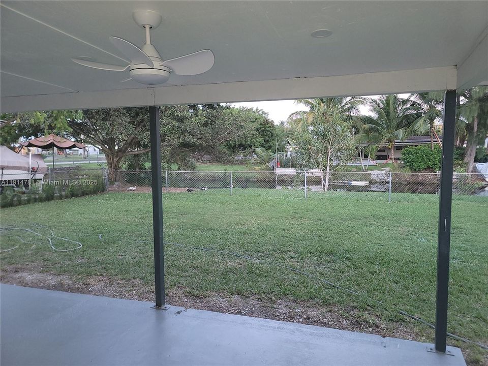 合同活跃: $3,499 (3 贝兹, 2 浴室, 1100 平方英尺)