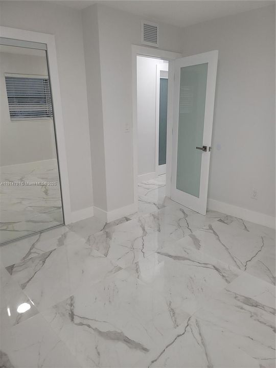 合同活跃: $3,499 (3 贝兹, 2 浴室, 1100 平方英尺)