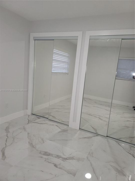 合同活跃: $3,499 (3 贝兹, 2 浴室, 1100 平方英尺)