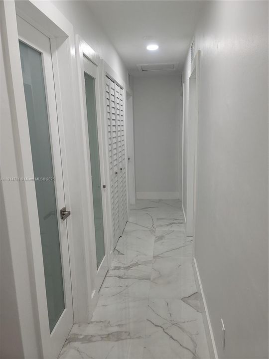 合同活跃: $3,499 (3 贝兹, 2 浴室, 1100 平方英尺)