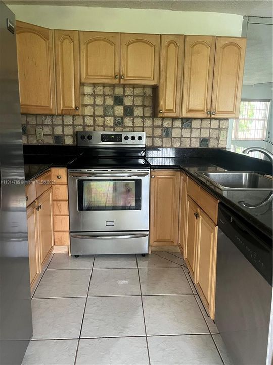 En Venta: $209,000 (2 camas, 1 baños, 875 Pies cuadrados)