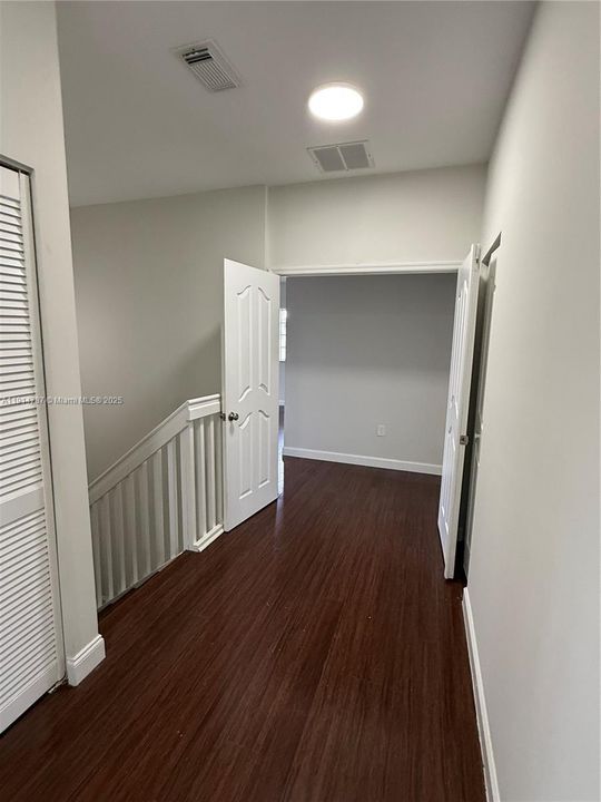 Activo con contrato: $4,000 (3 camas, 3 baños, 2603 Pies cuadrados)