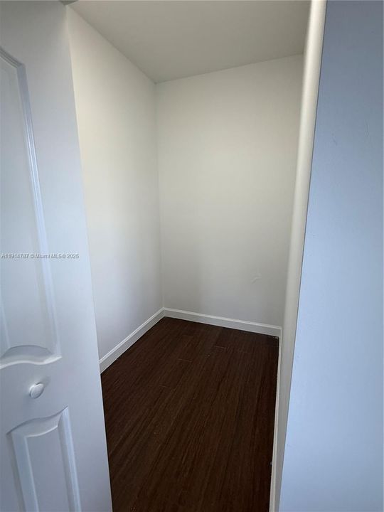 Activo con contrato: $4,000 (3 camas, 3 baños, 2603 Pies cuadrados)