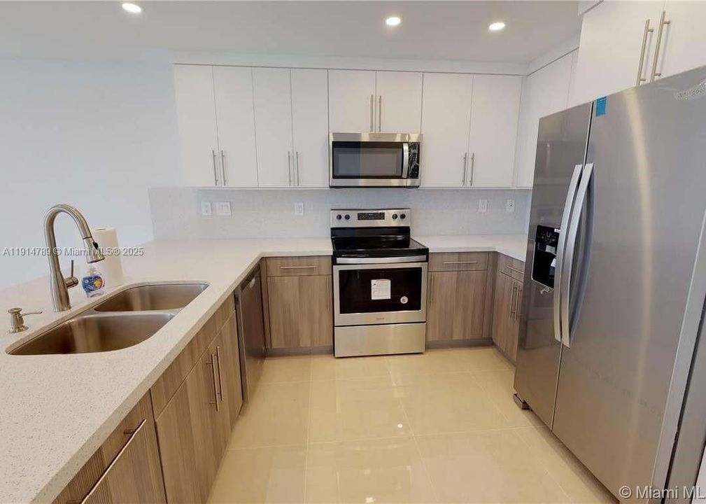 For Rent: $3,650 (3 beds, 2 baths, 1571 Square Feet)