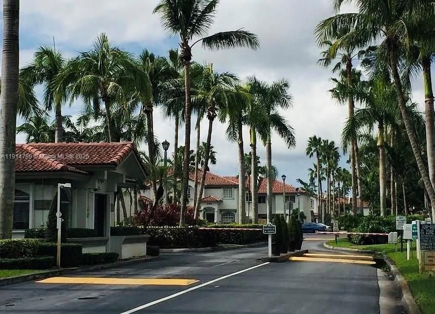 For Rent: $3,650 (3 beds, 2 baths, 1571 Square Feet)