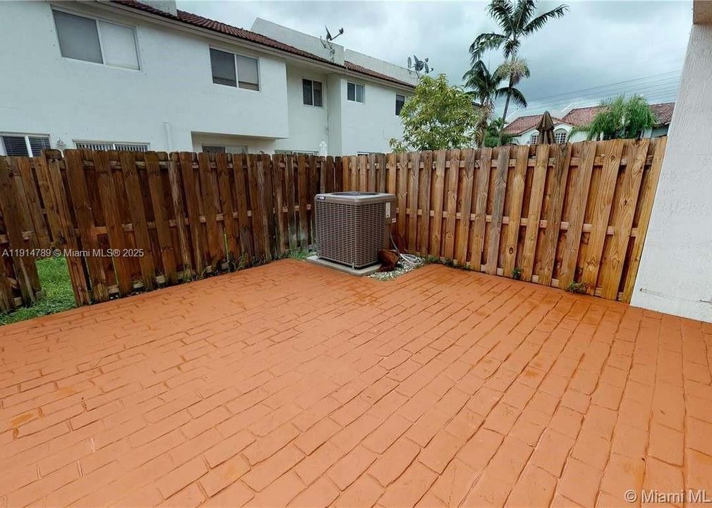 For Rent: $3,650 (3 beds, 2 baths, 1571 Square Feet)