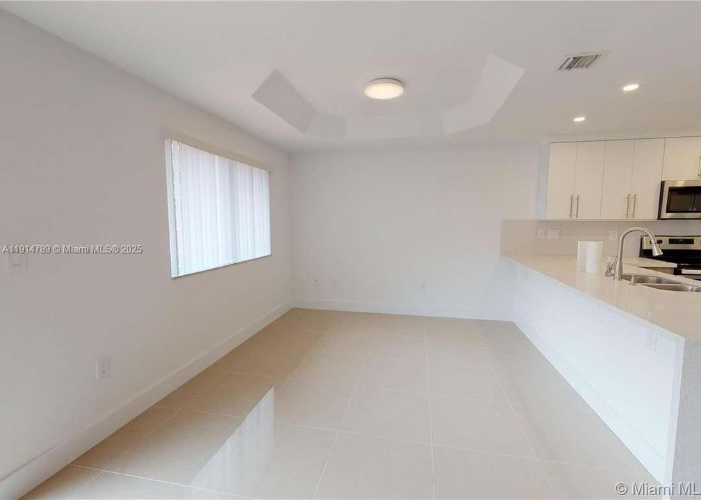 For Rent: $3,650 (3 beds, 2 baths, 1571 Square Feet)