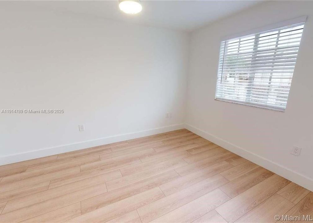 For Rent: $3,650 (3 beds, 2 baths, 1571 Square Feet)