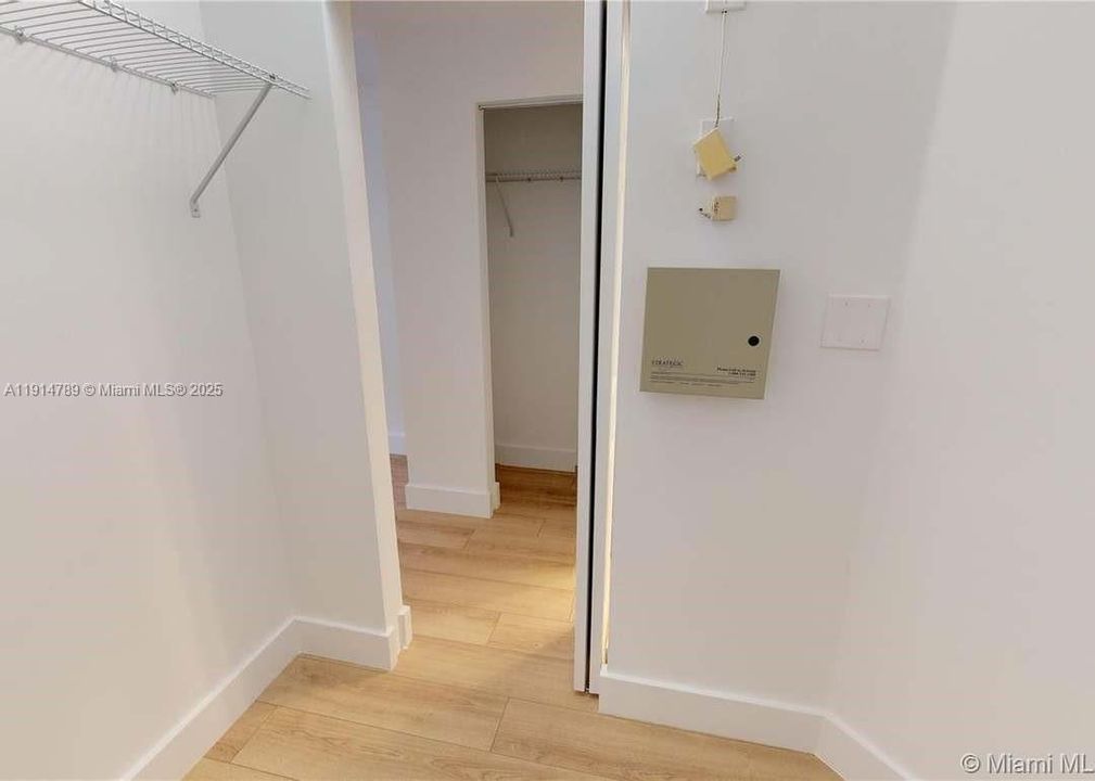 For Rent: $3,650 (3 beds, 2 baths, 1571 Square Feet)