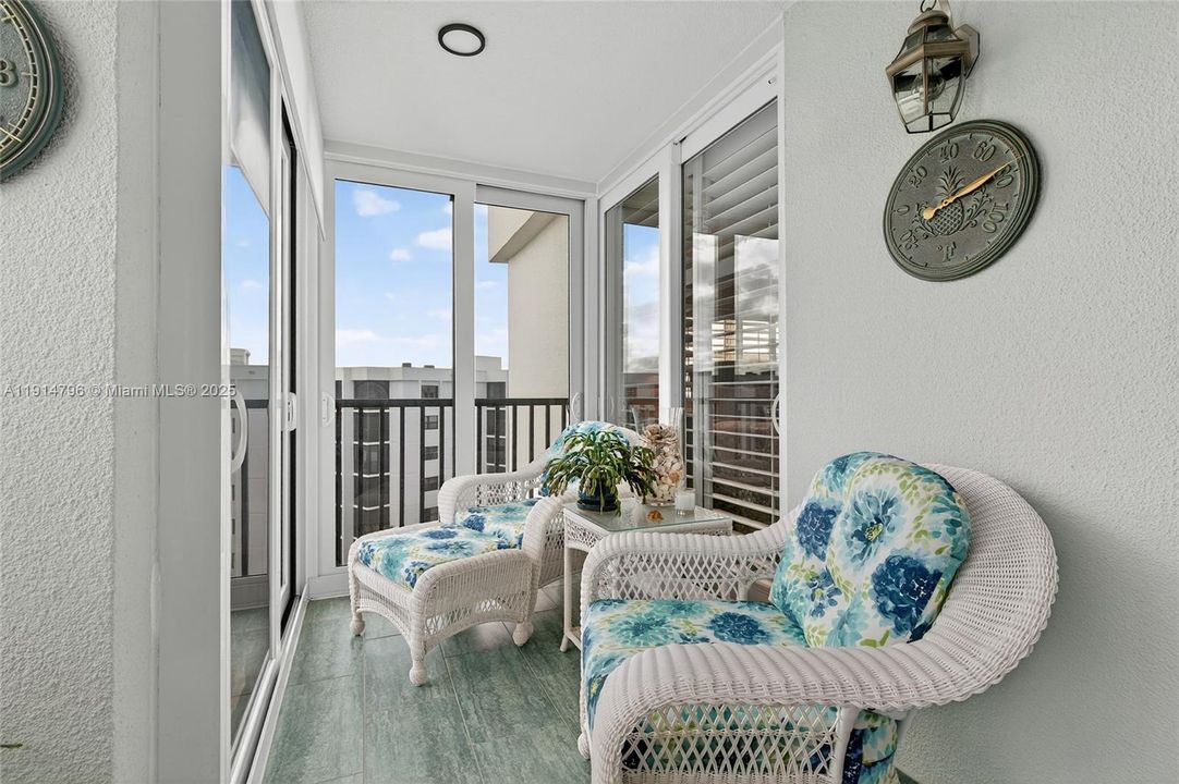 For Sale: $1,195,000 (2 beds, 2 baths, 1639 Square Feet)