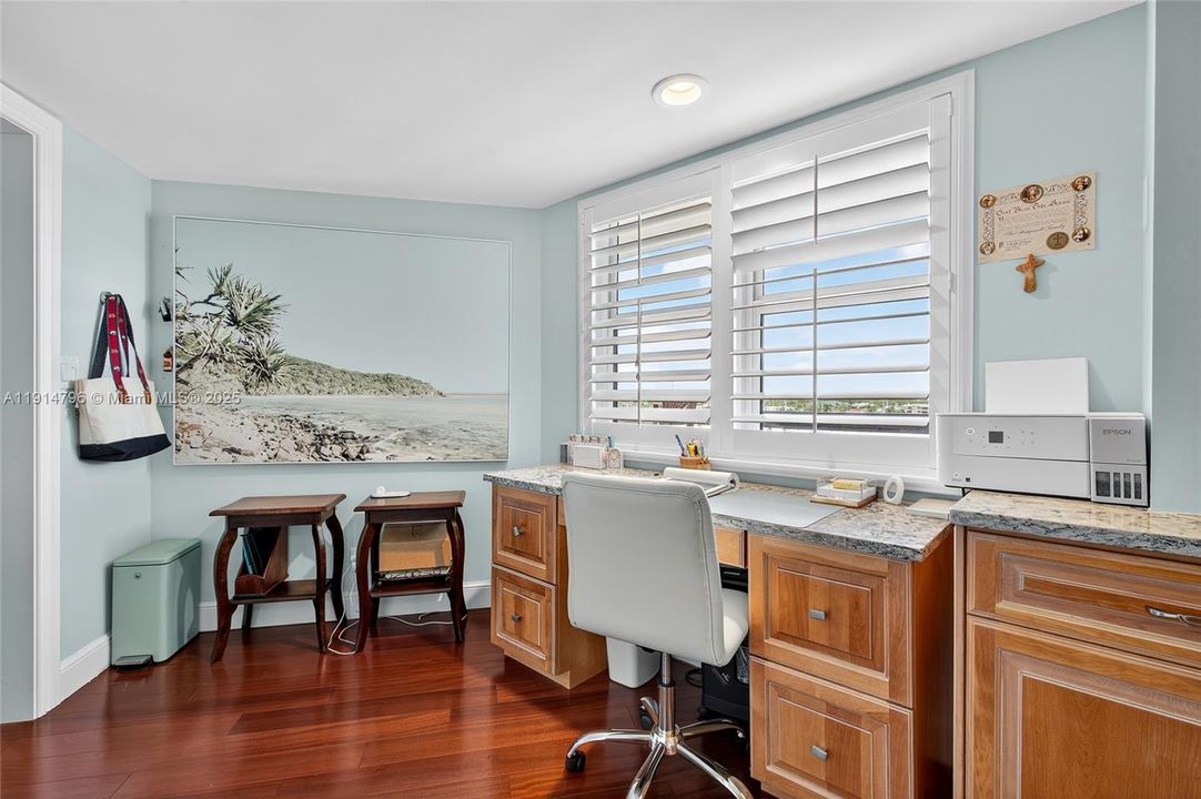 For Sale: $1,195,000 (2 beds, 2 baths, 1639 Square Feet)