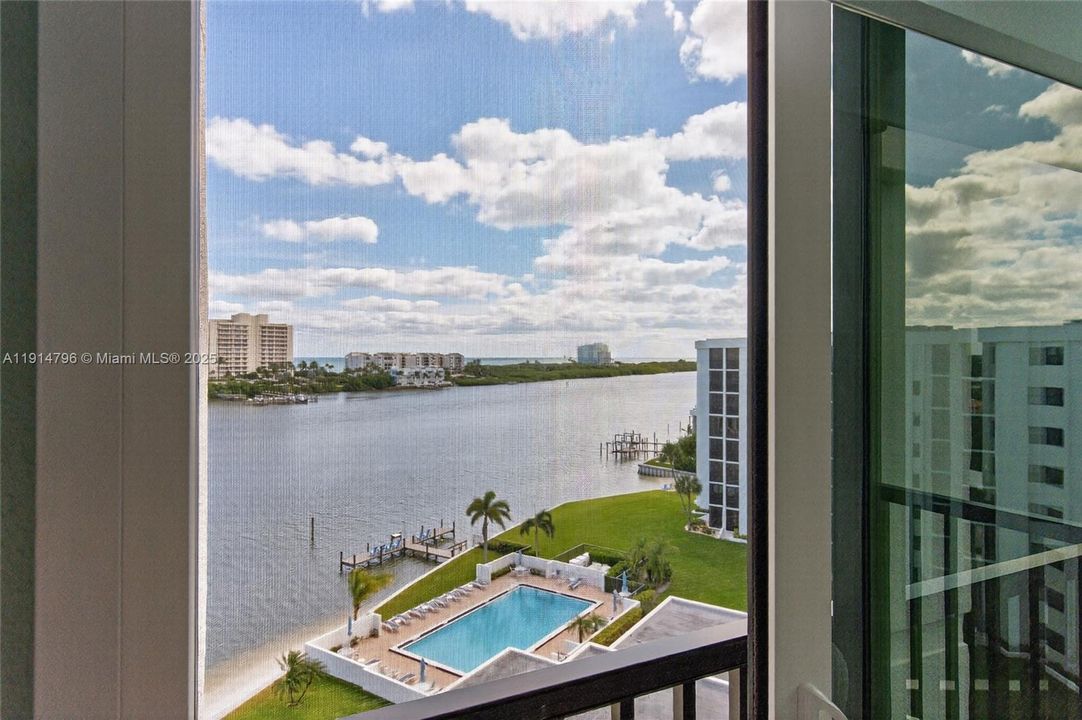 For Sale: $1,195,000 (2 beds, 2 baths, 1639 Square Feet)