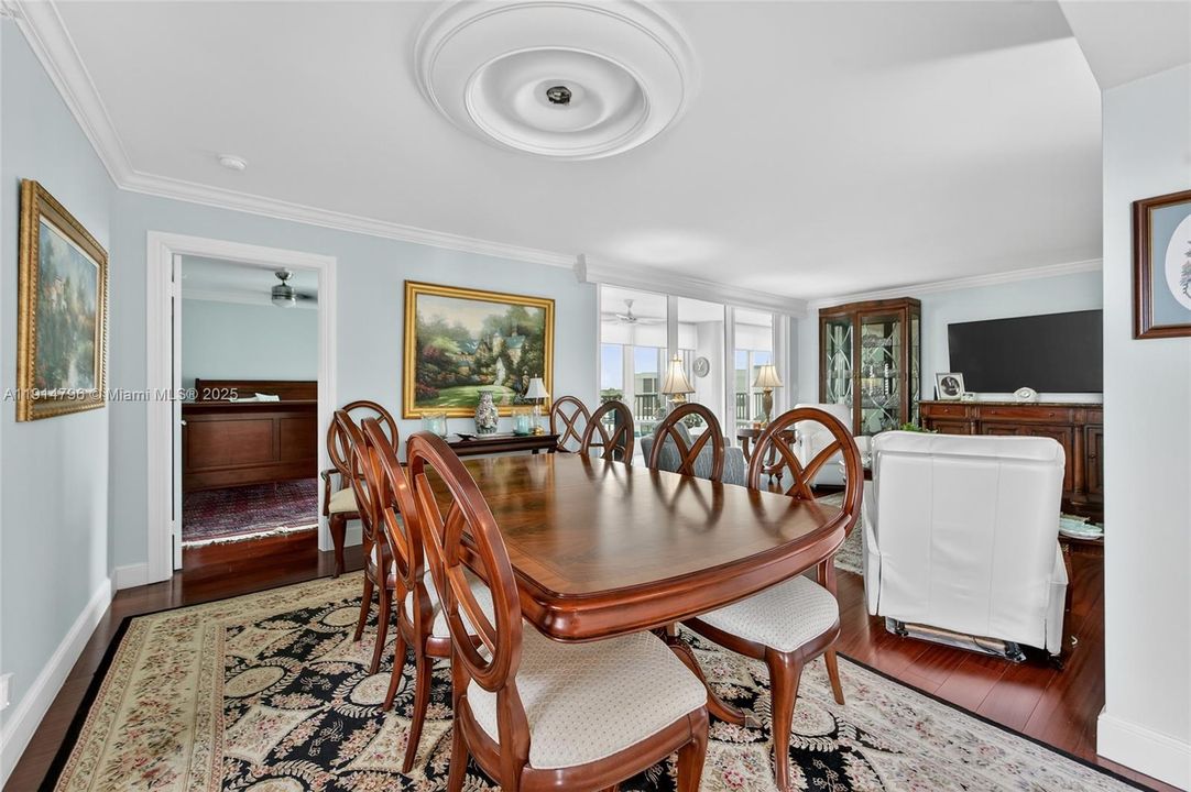 For Sale: $1,195,000 (2 beds, 2 baths, 1639 Square Feet)