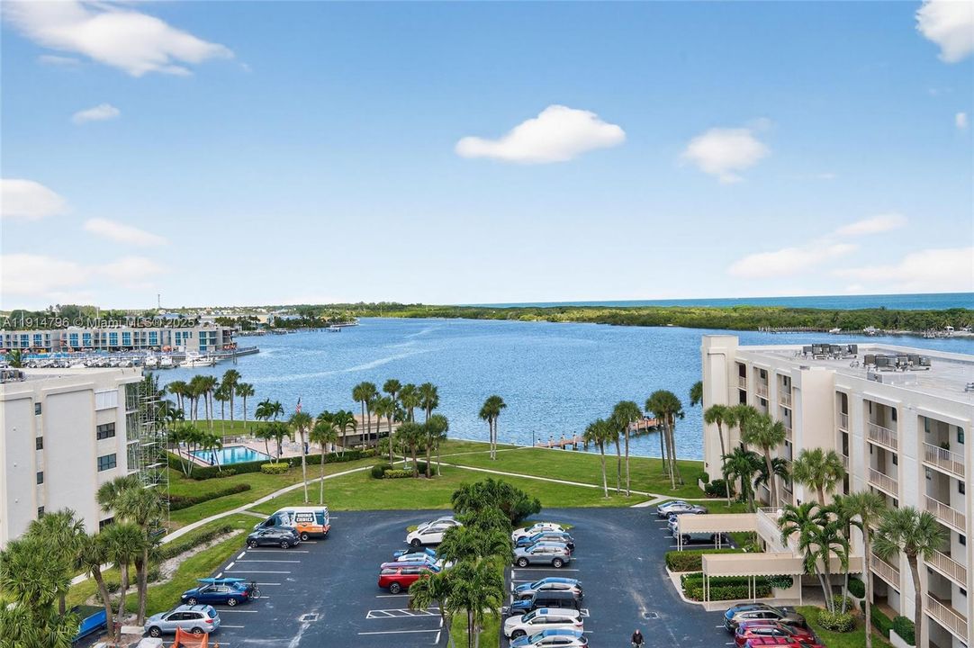 For Sale: $1,195,000 (2 beds, 2 baths, 1639 Square Feet)