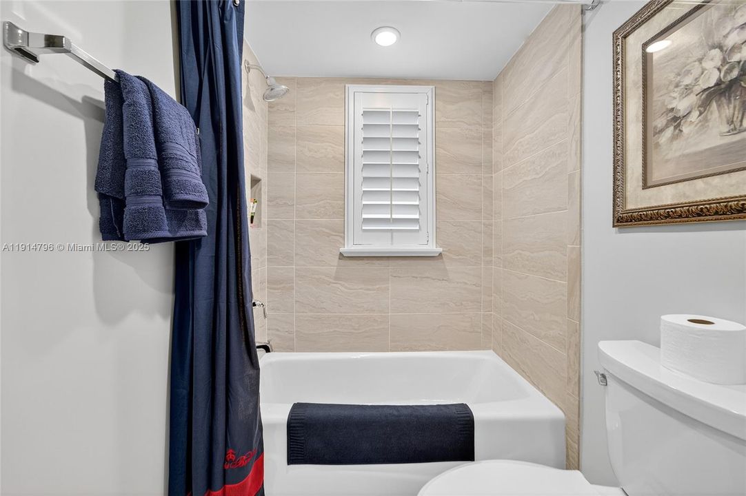 For Sale: $1,195,000 (2 beds, 2 baths, 1639 Square Feet)