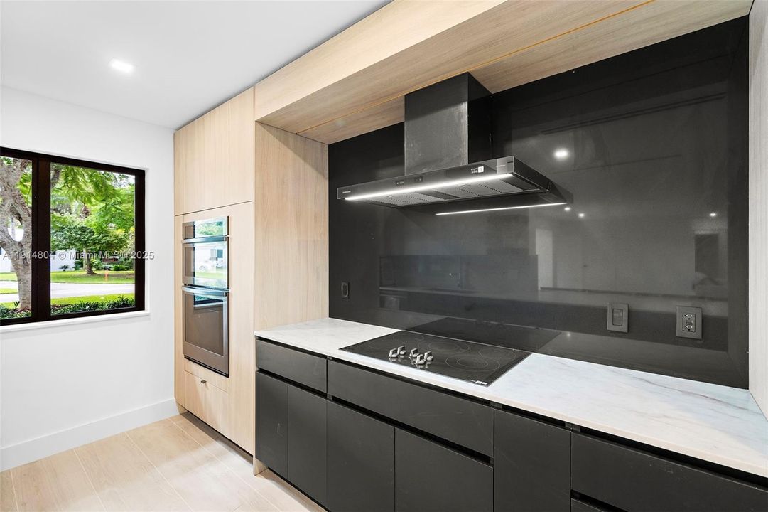 For Sale: $2,500,000 (4 beds, 3 baths, 2335 Square Feet)