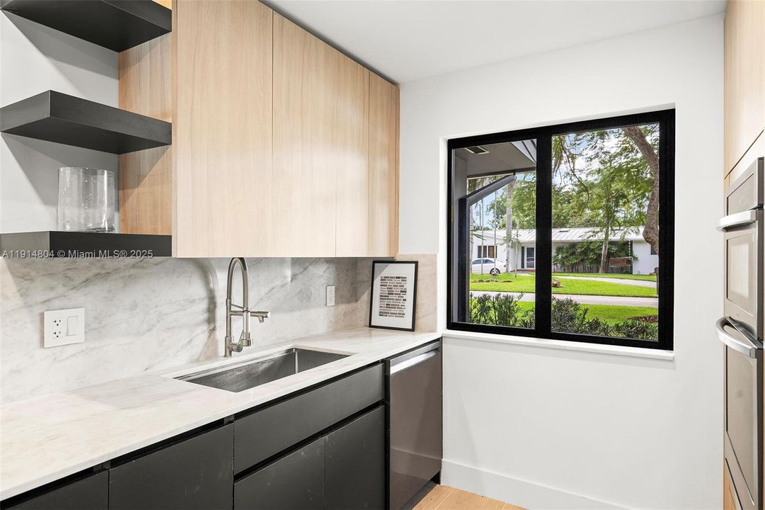 For Sale: $2,500,000 (4 beds, 3 baths, 2335 Square Feet)