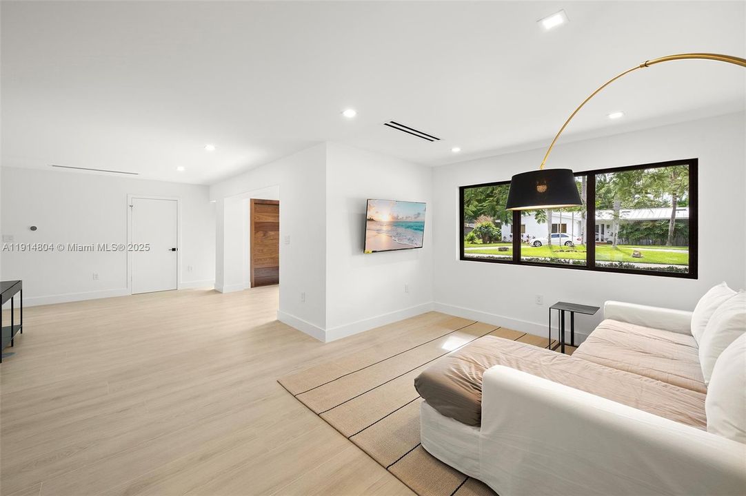 For Sale: $2,500,000 (4 beds, 3 baths, 2335 Square Feet)