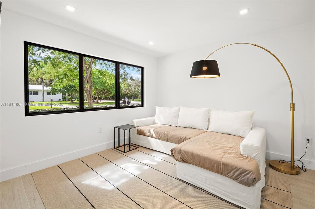 For Sale: $2,500,000 (4 beds, 3 baths, 2335 Square Feet)