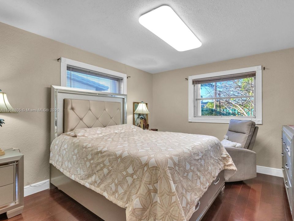 Activo con contrato: $390,000 (2 camas, 2 baños, 1082 Pies cuadrados)