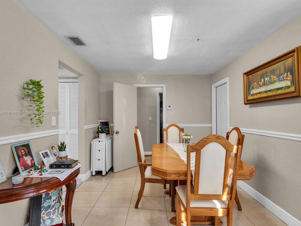 Activo con contrato: $390,000 (2 camas, 2 baños, 1082 Pies cuadrados)