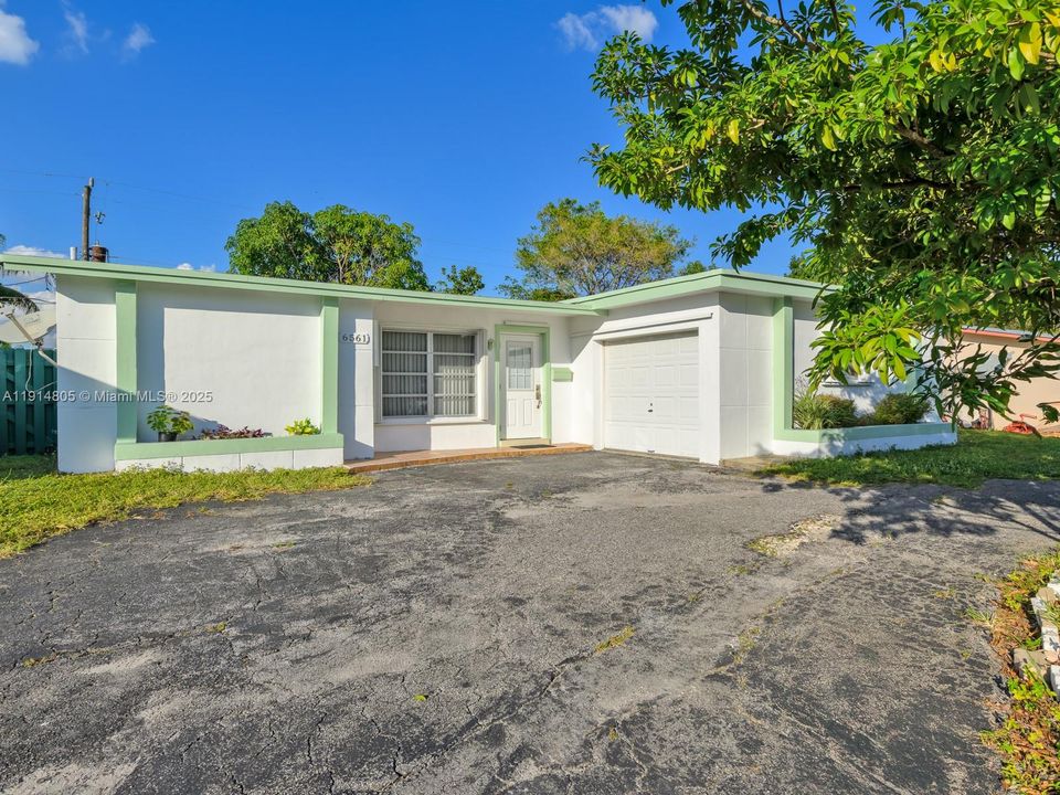 Activo con contrato: $390,000 (2 camas, 2 baños, 1082 Pies cuadrados)