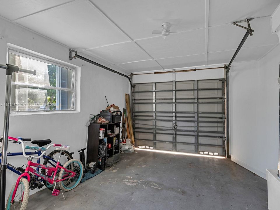 Activo con contrato: $390,000 (2 camas, 2 baños, 1082 Pies cuadrados)