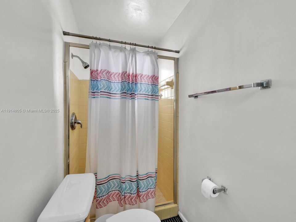 Activo con contrato: $390,000 (2 camas, 2 baños, 1082 Pies cuadrados)