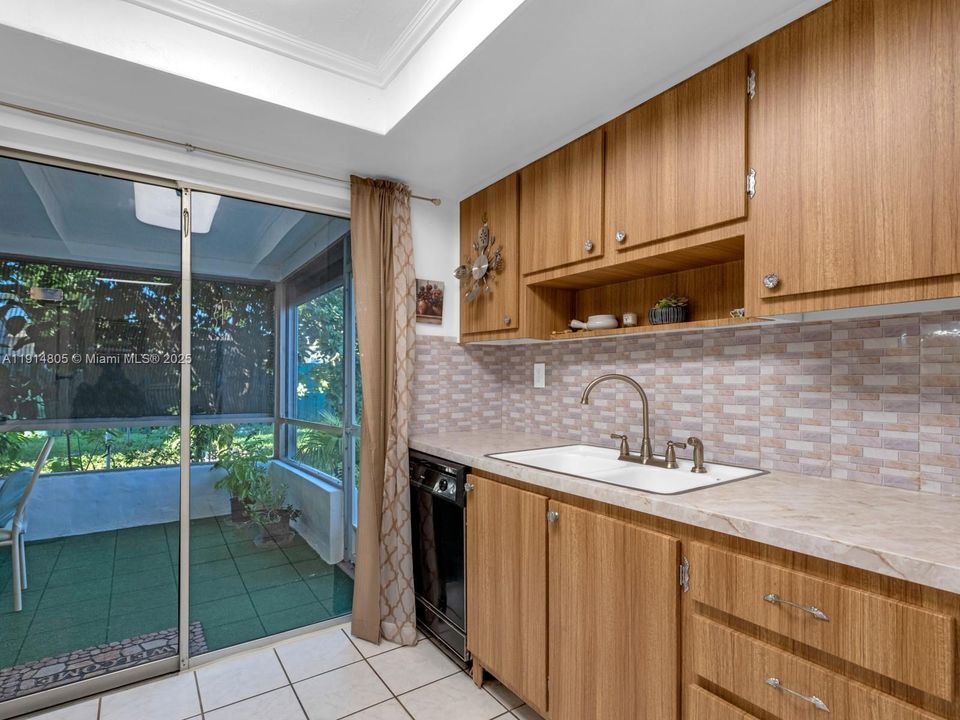 Activo con contrato: $390,000 (2 camas, 2 baños, 1082 Pies cuadrados)