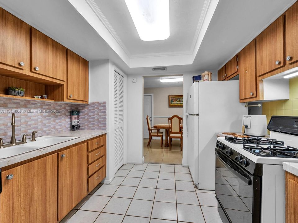 Activo con contrato: $390,000 (2 camas, 2 baños, 1082 Pies cuadrados)