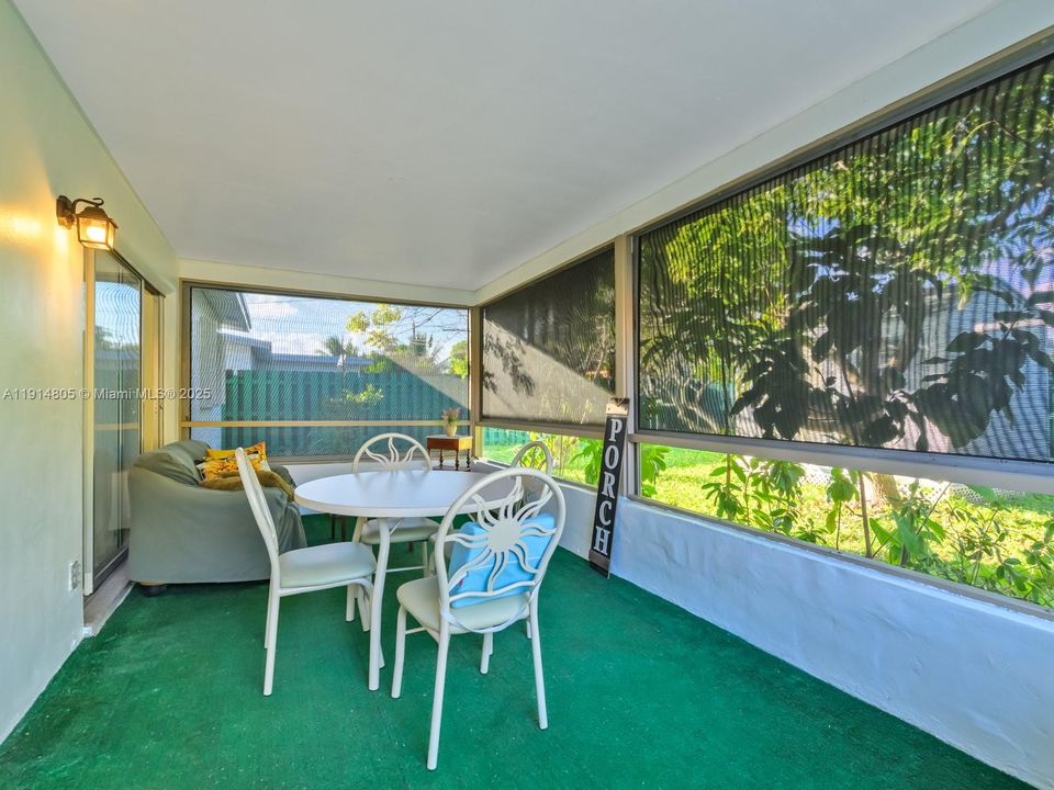 Activo con contrato: $390,000 (2 camas, 2 baños, 1082 Pies cuadrados)