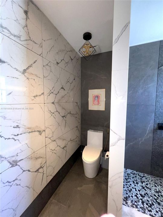 En Venta: $630,000 (3 camas, 2 baños, 1618 Pies cuadrados)