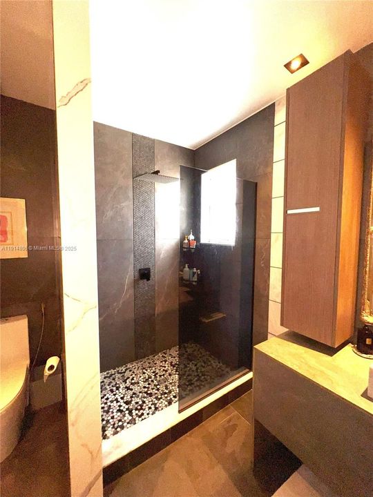 En Venta: $630,000 (3 camas, 2 baños, 1618 Pies cuadrados)