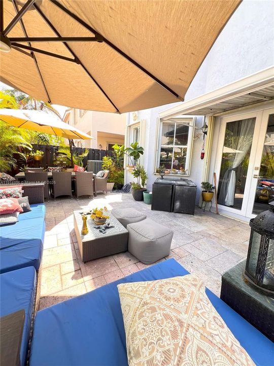 En Venta: $630,000 (3 camas, 2 baños, 1618 Pies cuadrados)