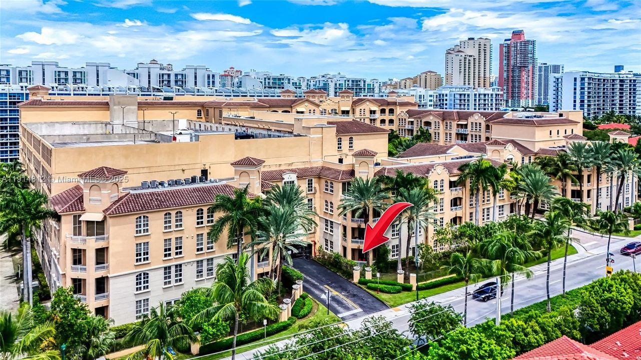 合同活跃: $3,000 (2 贝兹, 2 浴室, 1171 平方英尺)