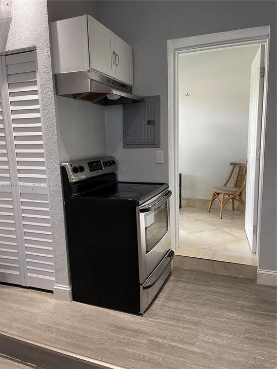 For Rent: $1,300 (1 beds, 1 baths, 400 Square Feet)