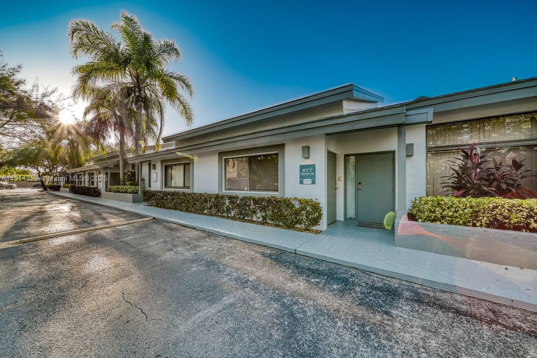 Active With Contract: $2,400 (0 beds, 0 baths, 0 Square Feet)