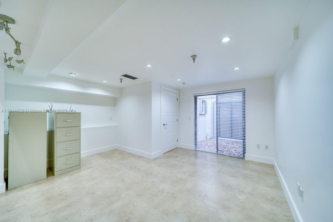 Active With Contract: $2,400 (0 beds, 0 baths, 0 Square Feet)